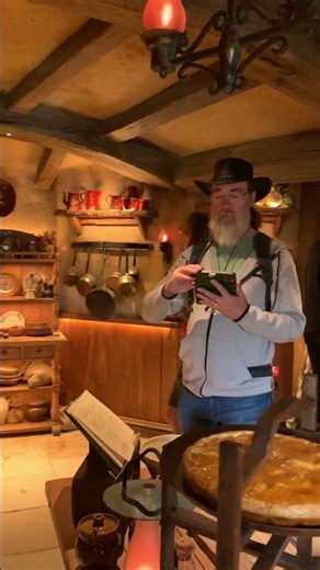 This Hobbit hole is so Adorable! #newzealand @Hobbit