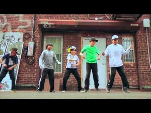 HAPPY FLASH MOB KIDS DANCING