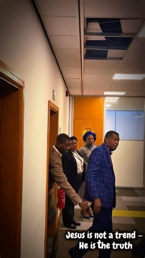 Pastor Enoch Adeboye — Such a Humble Man of God 🙏 #PastorEAadeboye