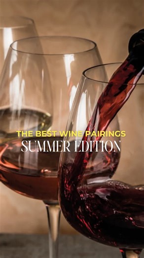 Wineries around Cape Town are taking wine pairings to a whole new level with seriously creative combos. Think sushi, wood-fired pizza, cheesecake, and so much more. Here are our favourite Cape Town wine pairings you absolutely have to try! 🍷✨ 📍 Cake Pairing at Stellenrust Wine Estate in Stellenbosch: R150 pp, African Pairing: R180, and Cheesecake Pairing: R200 pp 📍 Grape Juice and Truffle Pairing at Stellenbosch Wine Tractor at Eikendal Vineyards: From R120 📍 Sushi and Wine at Kanu Wines: R2