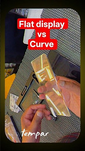 Flat vs curved display which one is best 🔥😱📱#shorts #tech #viral