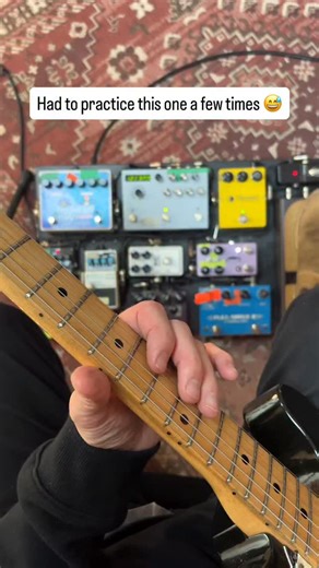 Daniel Carson on Instagram: "🎸He Shall Reign Forevermore - Hook 🎄 This comes after the Chorus…mostly a keys part but IF you don’t have a keys player, then here’s your part! Or…you could just double the keys and join the party 💪 #christomlin #worshipguitar #christmasmusic #guitartutorial #worship #worshipmusic"