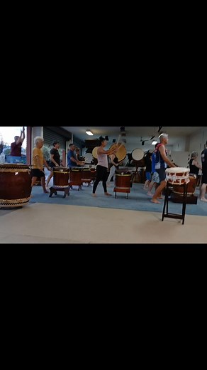 Our Monday Beginners' Class are learning a piece called Moonlight and after just 5 weeks have already got up to the part in the song where our sound and movement represent moonbeams cascading downwards; it's a taiko "Mexican wave" of sorts! | Cairns Taiko
