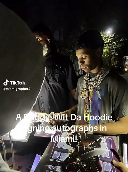 A Boogie Wit Da Hoodie Signing Autographs in Miami