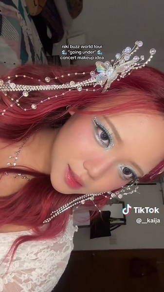 Concert Makeup Ideas for Niki Buzz World Tour