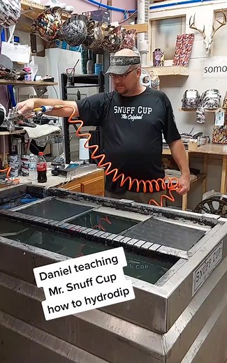 Hydrodipping 2 Snuff Cups @snuff_cup #hydrographics #hydrodipping #somohydro #snuffcup #custom #learning #teaching #backtheblue #backthered