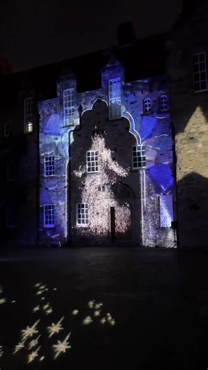 Castle of Light 2025 📍Edinburgh Castle 💙🏰 #visitscotland #edinburghscotland #scotlandlover #edinburghtravel | Rhona The Unicorn Adventures