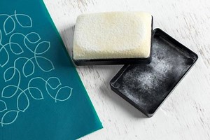 DIY Pounce Powder: How to Use and How to Make a Pounce Pad