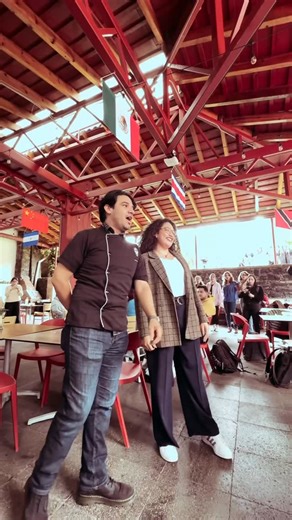 Arte y Cultura UP | Cuando menos lo esperas… ¡la ópera invade la UP! 🎭 Así celebramos el Día Mundial de la Ópera con un flashmob junto a @smmetoperatrust y el... | Instagram