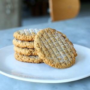 Peanut Butter Crisscross Cookies Recipe | Quaker Oats