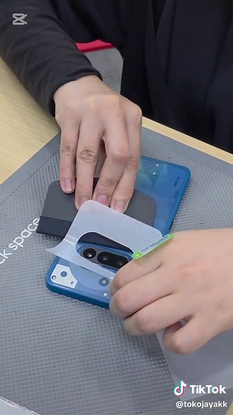 How to Install Hydrogel Protector on Nothing Phone 3(a)