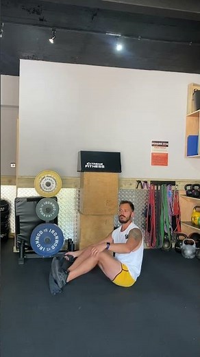 Isometric towel row (home/travel/holiday workout)