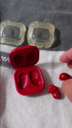 Samsung Galaxy Buds Live, True Wireless Earbuds with Active Noise Cancelling, Red, Sound by AKG