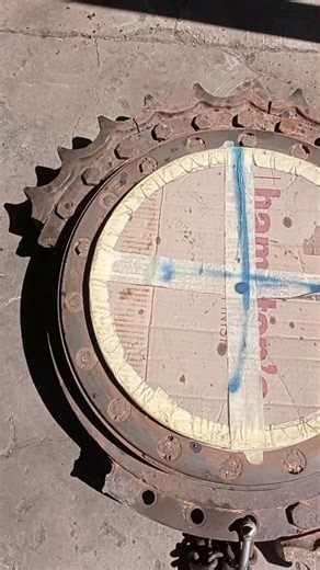 Repairing a bulldozer final drive!! #bulldozer #dozer #heavymachinery #heavyequipment #heavymetal #repair #work #welding #reels | Farmyard Engineering videos