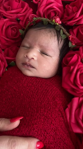 Newborn Photography #newmom #momtok #cutebaby #newbornphotography #babyphotoshoot #setdesign #newbornphoto #cutenewborn #newbornsession #newbornphotographer #losangelesnewbornphotographer #newbornla #losangelesphotographer #photoinspo #newbornphotoshoot