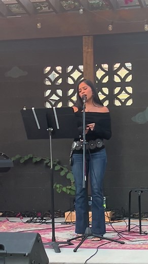 Creep - Radiohead Female Cover by Lodi