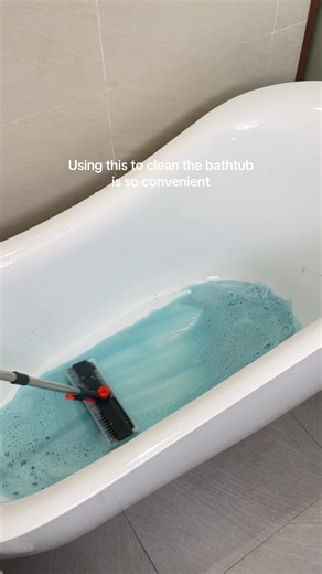 Convenient Bathtub Cleaning Hack You Need to Try
