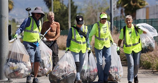 ‘Volunteer Cleaning Communities’ clean up the San Fernando Valley