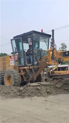Caterpillar motor grader working video #grader #gradertrainingcentre #motorgrader #heavyequipment