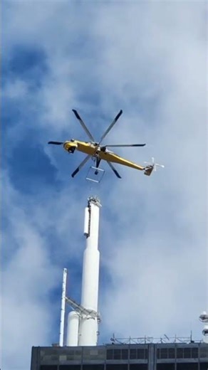 Sikorsky S-64 Skycrane [N600HX] - Sears Tower Antenna Lift - Downtown Chicago [03.29.2026]