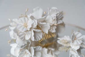 Clay Flower Bridal Comb: Elegant Wedding Hair Piece - Etsy