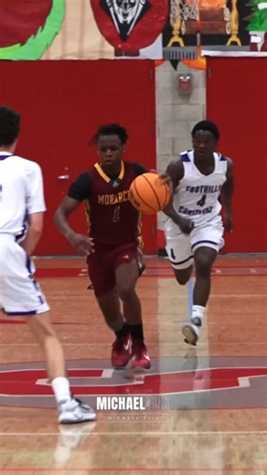 Flix Media Network on Instagram: "Daesean with a solid and impressive performance last night in a win over Foothills Christian. Full game highlights available on YouTube."