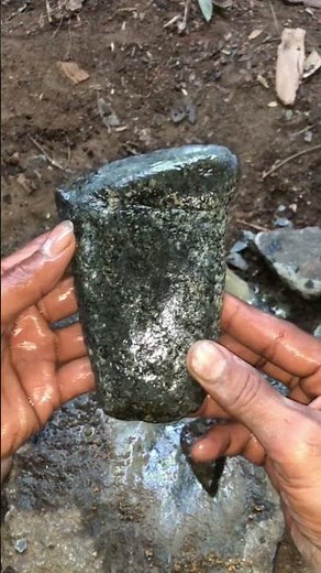 Traditional primitive technology #survivalskills #nature #buildingmaterials #creativesurvival