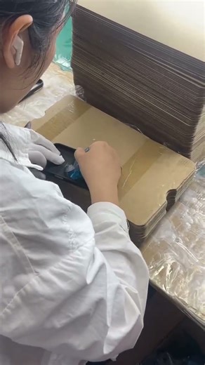 Phone Case Magnet Assembly in Factory