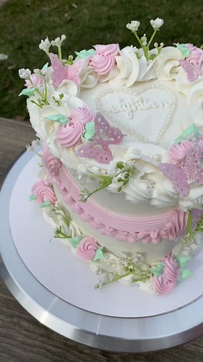 Vintage Heart Cake Decorating Tutorial with Wilton | Step by Step Guide