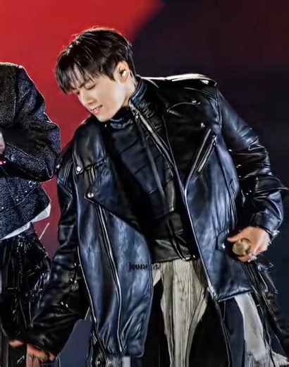 🔥 BTS Mic Drop LIVE Comeback Stage 💜| Powerful Performance