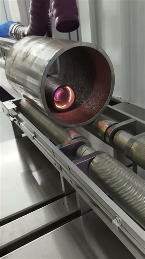 How to remove rust interior surface of a long and thick steel pipes for restoration? Watch this!