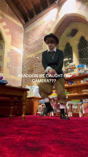 Abaddon का मजेदार सेल फोन वीडियो