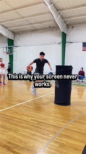 Most players skip and drift before using a screen. That gives the defender time to recover. Elite guards run downhill in a straight line into the screen. Straight line attack: ✔ closes space quickly ✔ forces contact with the screen ✔ puts the defender in trail position ✔ creates immediate advantage When you round your path, you help the defender. When you attack downhill, you punish them. The screen works when YOU arrive with pressure. 👉 Comment DOWNHILL if you see the difference 👉 Save this b