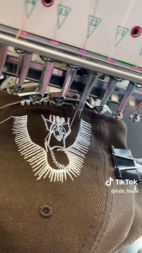 The Dodgers are one game away from the World Series, and we’re celebrating in style! 🏆⚾ Rep LA and show your pride with a custom Lids hat, made just for the true blue fans. 🌴 How are you customizing your cap for this historic run? 📸: @sugarhillsanti . . #LidsCustom #LAPride #ChicanoCulture #Dodgers #WorldSeriesBound #lids #DodgersNation