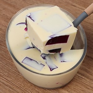 546K views · 10K reactions | Creamy powdered milk and grape dessert! Simple and very fast | Recognizing Master | Facebook