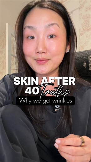 Tammy Weatherhead I 40+ Glow Expert on Instagram: "Wrinkles form because the skin loses structure, not just because of age. Over time, we lose collagen and elastin, the fibers that keep skin firm and springy. The skin also becomes thinner, while facial fat and bone slowly shift, leaving skin with less support. Add repeated facial movements like smiling and squinting, and those lines start to become permanent. One of the biggest contributors? UV exposure. Sun damage quietly breaks down collagen f