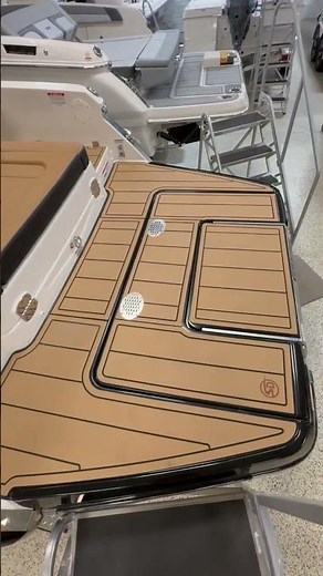 2026 Chaparral 247 SSX — Infinity Power Step Feature Explained