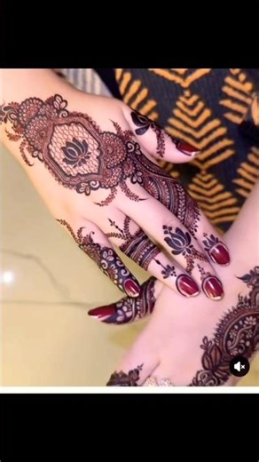 Beautiful Mehndi Artist 💯 💯#latest mehndi #mehandi #mehndi ka design #viral #shorts video #shorts