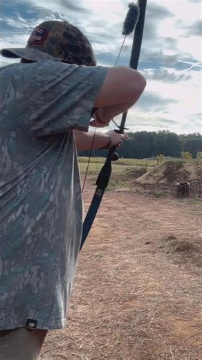 Think I am done with the training wheels! Going back traditional! 🦌 #hunting #bowhunting #tradbow