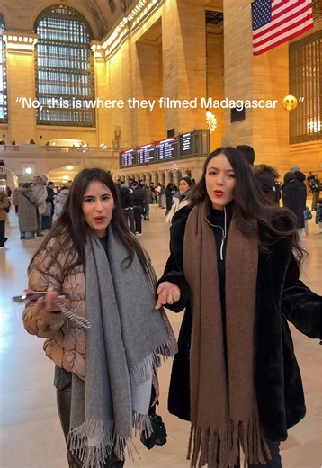 Exploring New York City with Friends: Gossip Girl Sites
