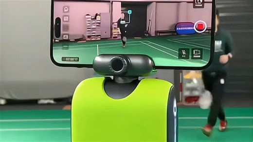 XBOTGO变色龙AI摄像机，高清画质出众，智能追踪灵活变焦，安装便捷即插即用，守护家庭安全更省心，真实场景还原每一刻