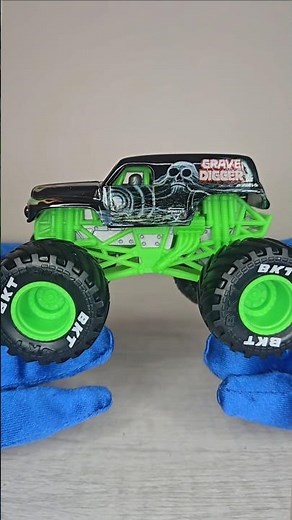 GRANDMA GRAVE DIGGER Monster Jam Toy Truck Unboxing! #monsterjam #monstertruck #gravedigger #toys