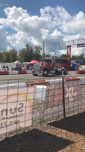 Joe Baehr showing how it’s done c’mon! #FordLTL9000 #OleSkool #CatPower #3406 #LargeCar #10LugMafia #BigRig #DayCab #Chrome #Clean #Stretched #QuarterFenders #OverTheTopDieselShowDown2021 #OnawaySpeedway #UpHillRacing #BlackSmokeMatters | Brandon Snodgrass