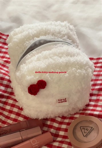 How to Make a Hello Kitty Crochet Makeup Pouch