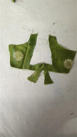 Blause design cutting trick 😱#nightdresscuttingandstitching #youtubeshorts #viralvideos #shorts