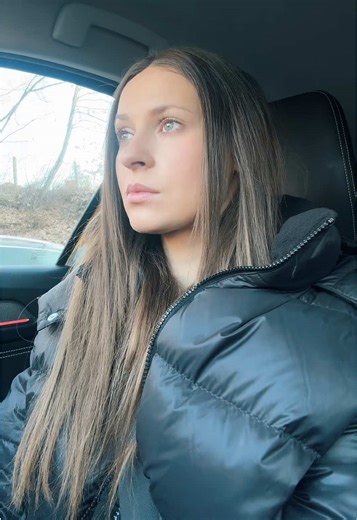 i przychodzi do Ciebie myśl, że już nikt nigdy nie zrozumie Twojego świata.. czujesz się bezpiecznie będąc jedynie sama a właściwie to też nie jest bezpieczeństwo.. to nadal przetrwanie 💔 #strata to ból, który nigdy nie mija 😌