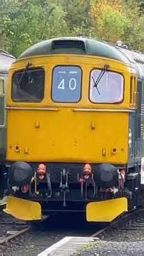 Class 33 pulling out of Shackerstone station October 25.