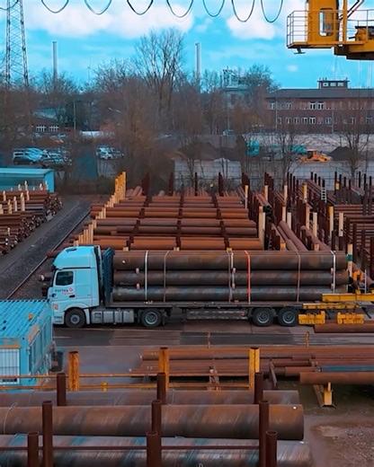 Who says tubes are boring? 🤔 At thyssenkrupp Schulte, we show you how much power there really is! 🚀 Seamless, welded or drawn – we provide you with steel tubes exactly as you need them. 🔧 Our tubes? Versatile! Whether mechanical engineering or steel construction – we have the perfect solution. 🏗️ The best thing about it: thanks to smart logistics, we deliver quickly, flexibly and in exactly the quantity you need. 📦 | thyssenkrupp