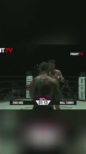 💥 Intense Boxing Clinch! 🥊