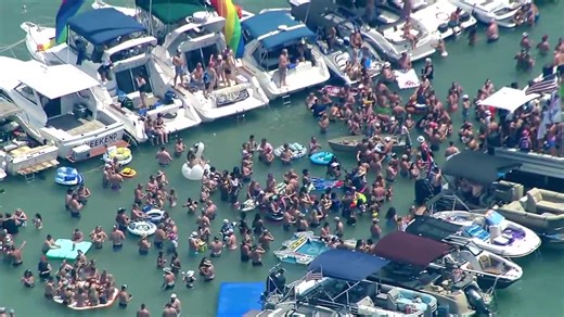 Chopper 7 over Jobbie Nooner in Lake St. Clair